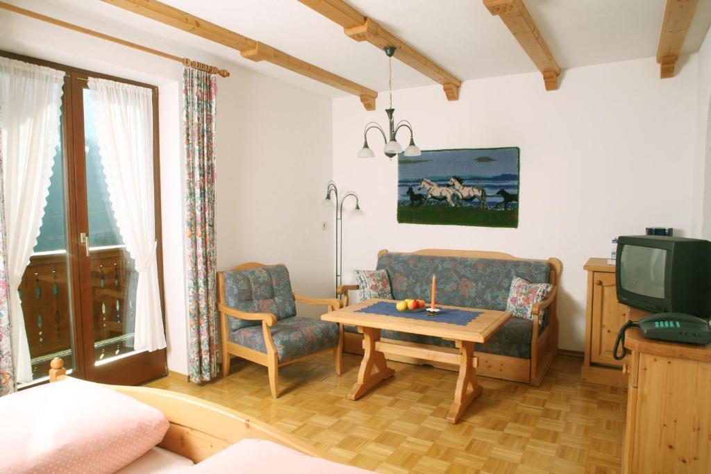 Gaestehaus Ortner Liesing Rum bild